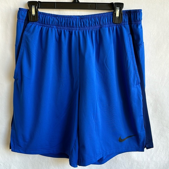 Nike Dri-Fit two-tone blue athletic shorts, size L - Picture 1 of 7